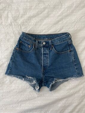 levi 501 dark wash shorts